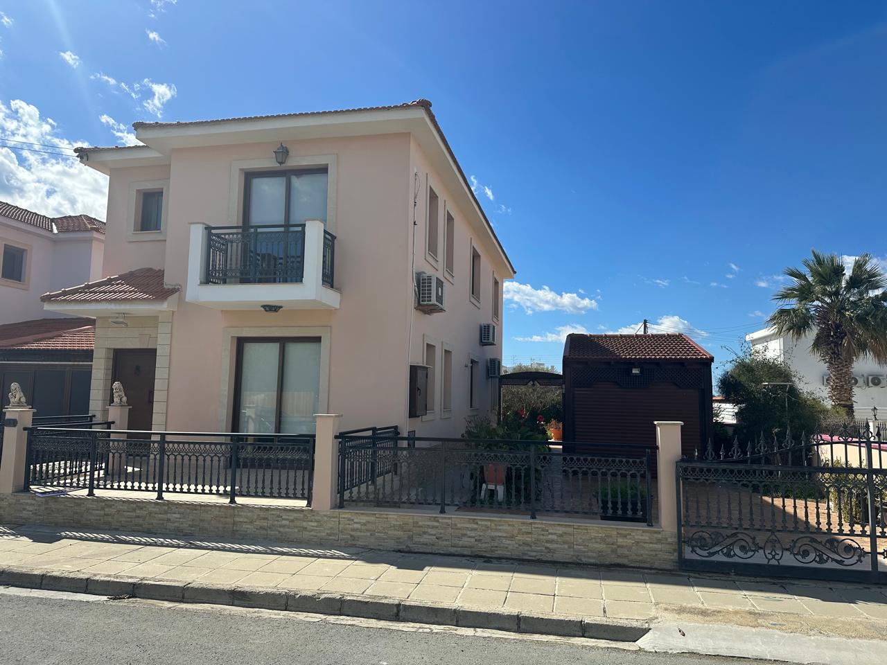 For Sale – 4 Bedroom Luxury Villa in Kiti